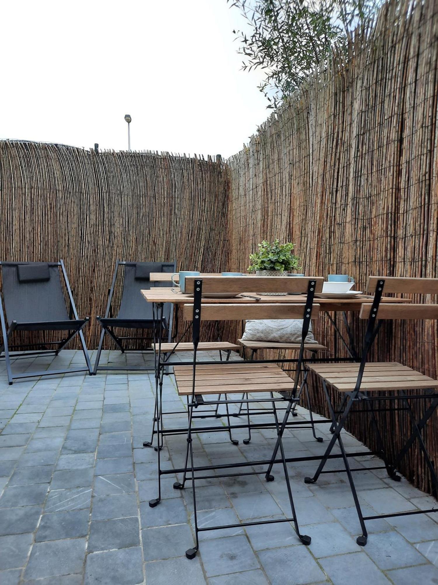 Casa-Cosi, Tourist & Business Suites & Flats With Reserved Parking And Private Terraces In Shared Garden With Seasonal Pool Included, Private Sauna Available Λόκερεν Εξωτερικό φωτογραφία